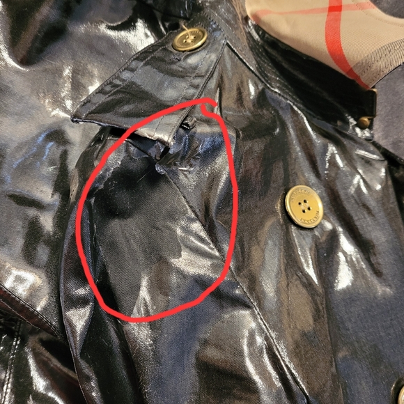 Burberry Prorsum Black Vinyl Patent Trench Coat with Gold Buttons. Size US 2 - Picture 14 of 16